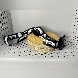Pittsburgh Steelers Unisex Detachment Buckle Key Lanyard Black & White w/Logo
